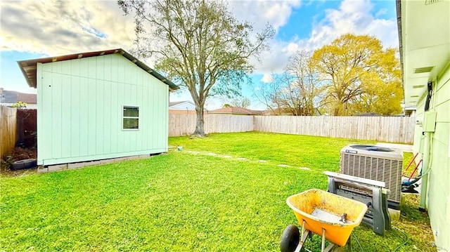 644 Willowbrook Dr, Gretna, LA 70056 - view of yard with central air condition unit and an outbuilding