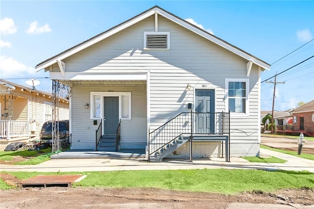 view of front facade featuring entry steps