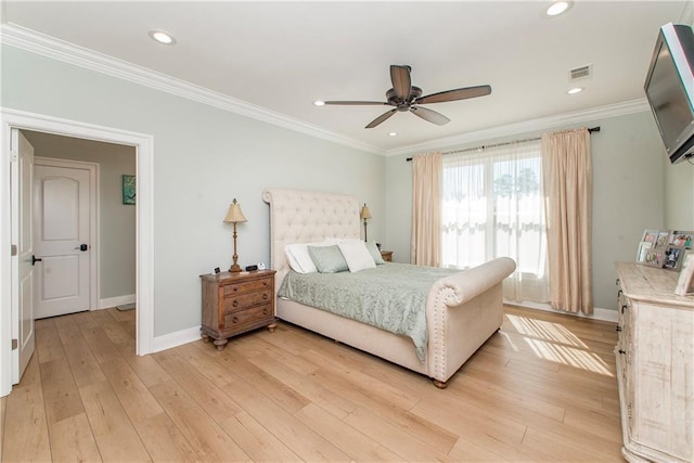 bedroom with baseboards, visible vents, light wood finished floors, recessed lighting, and crown molding