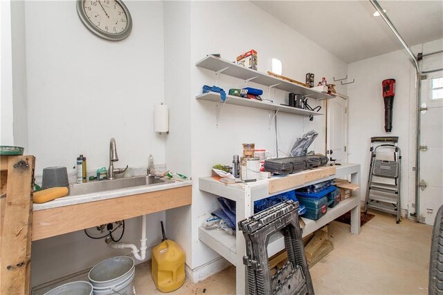 30648 Carter Cemetery Rd, Springfield, LA 70462 - interior space with a workshop area