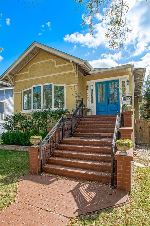 view of front of house with stucco siding