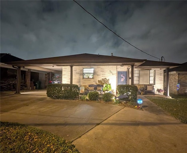 view of front of property