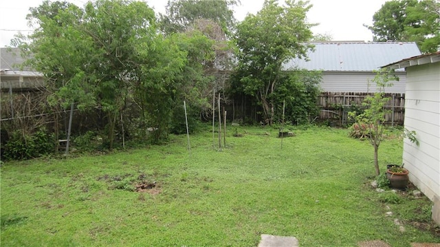 314 Halsey Dr, Harahan, LA 70123 - view of yard with fence
