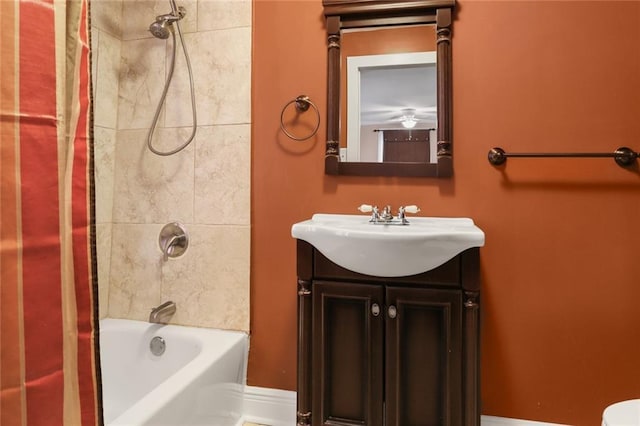 full bath with vanity and washtub / shower combination