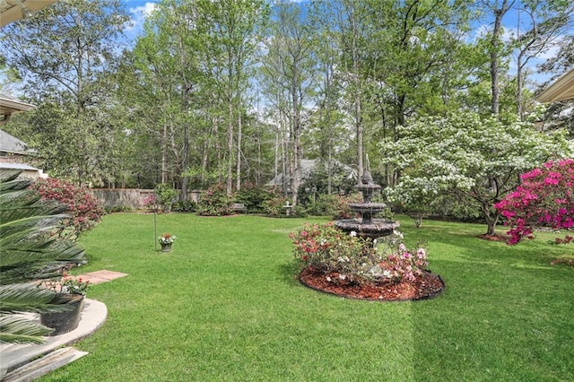 view of yard featuring fence