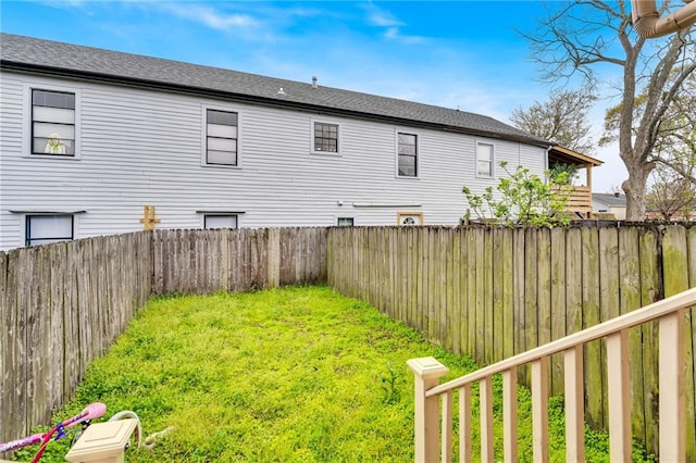 143537 France St, New Orleans, LA 70117 - view of yard featuring a fenced backyard