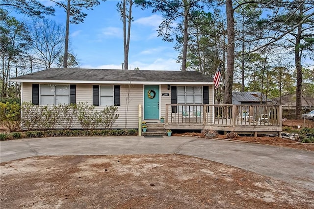 20087 Quincy Ave, Covington, LA 70433 - view of front facade with driveway