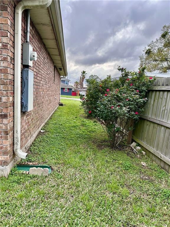 view of yard featuring fence