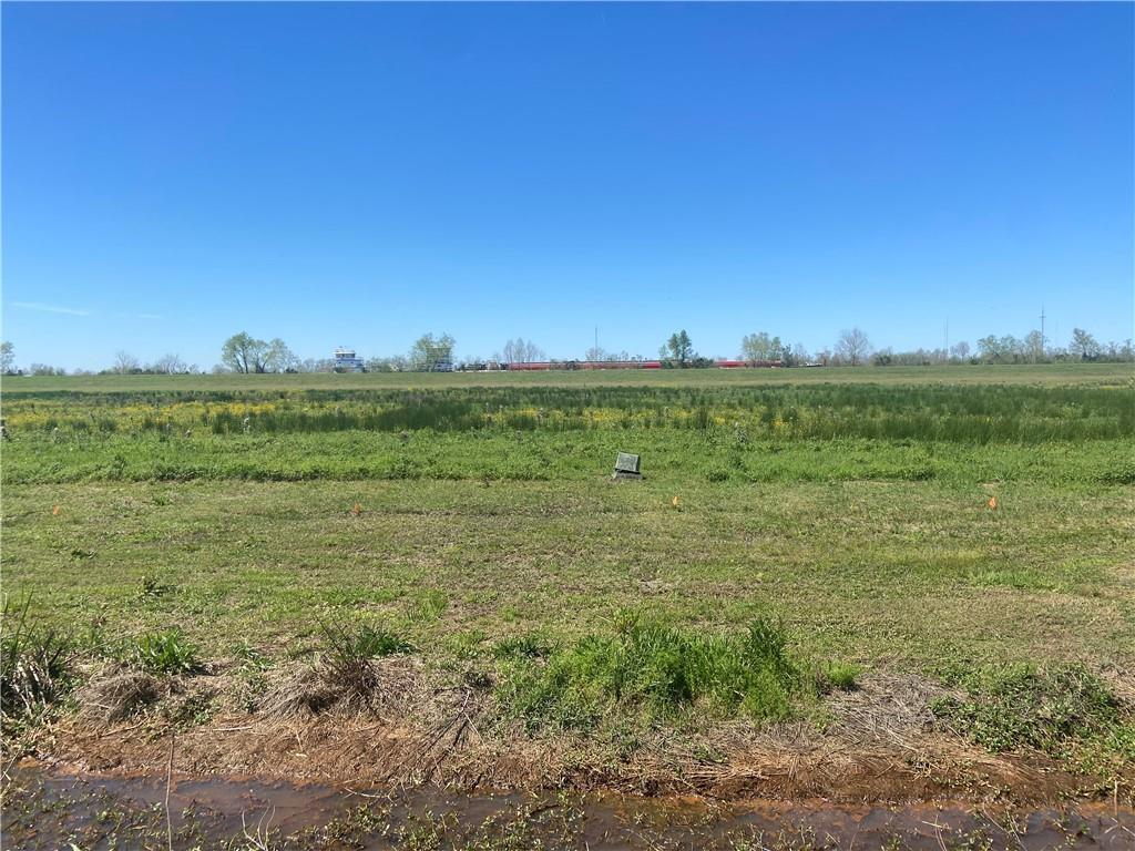 157 Chancellor Dr, Belle Chasse, LA 70037