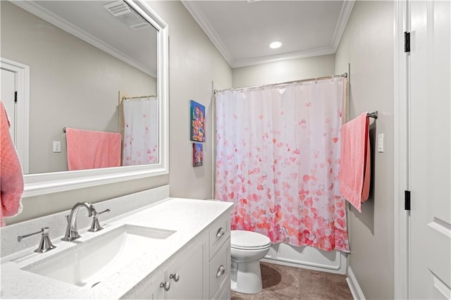 full bath with vanity, recessed lighting, ornamental molding, shower / bath combo with shower curtain, and toilet