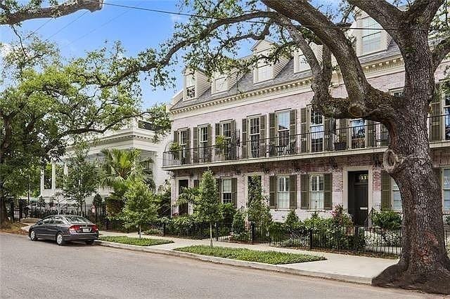 2109 Prytania St, New Orleans, LA 70130 - view of front of property