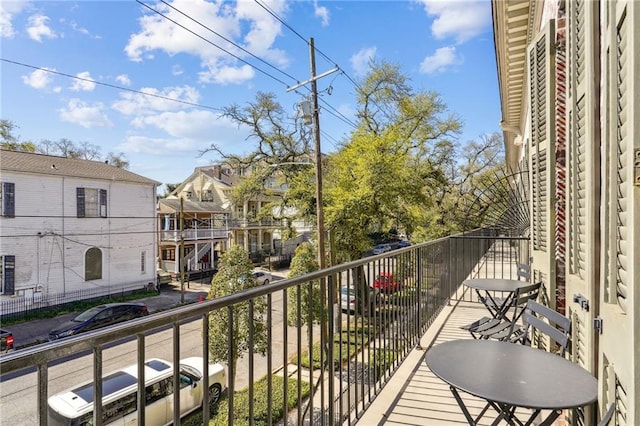 2109 Prytania St, New Orleans, LA 70130 - view of balcony