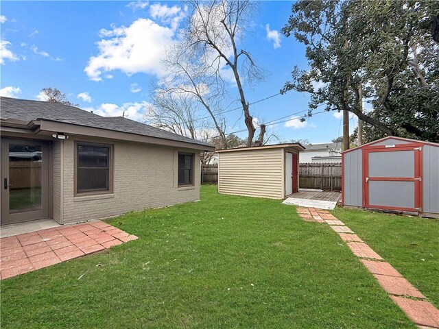 508 Sena Dr, Metairie, LA 70005 - view of yard with a storage shed