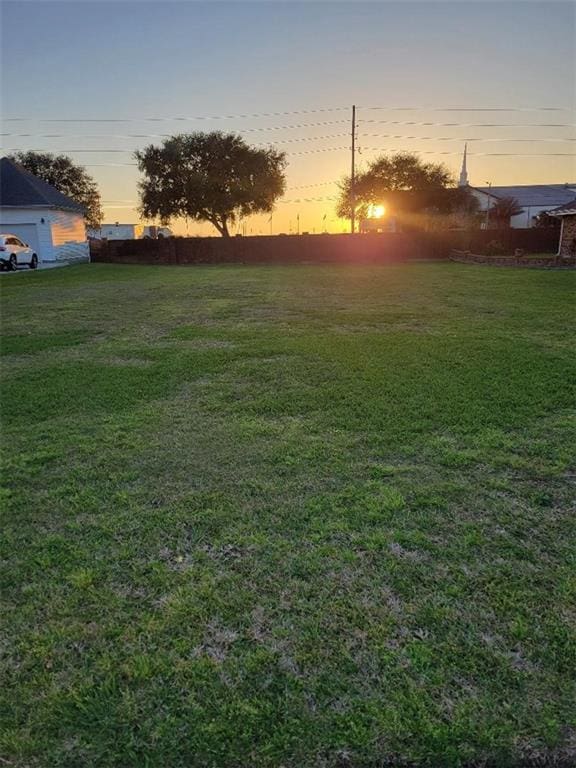 Lake Arrowhead Dr, Harvey, LA 70058