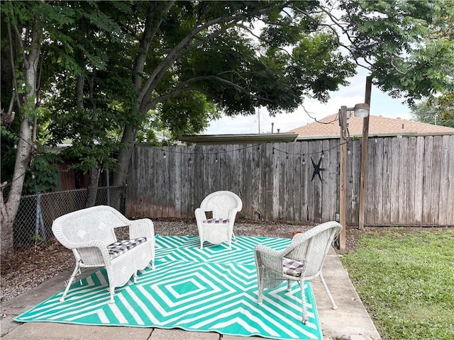 9025 Camille Ct, River Ridge, LA 70123 - fenced backyard featuring a patio area