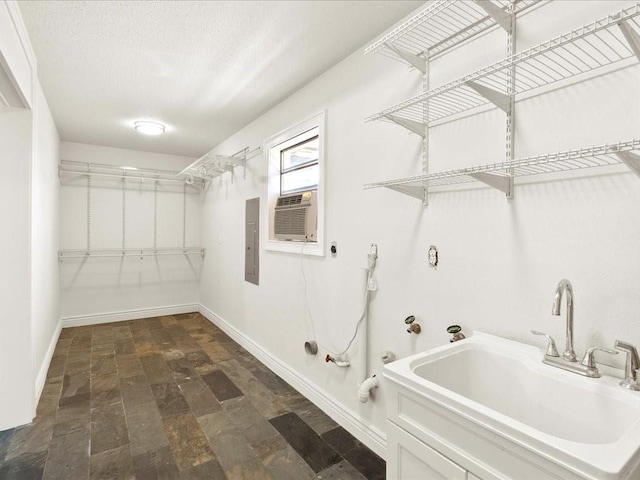 1840 Carol Sue Ave, Terrytown, LA 70056 - clothes washing area with laundry area, a sink, baseboards, and hookup for a gas dryer