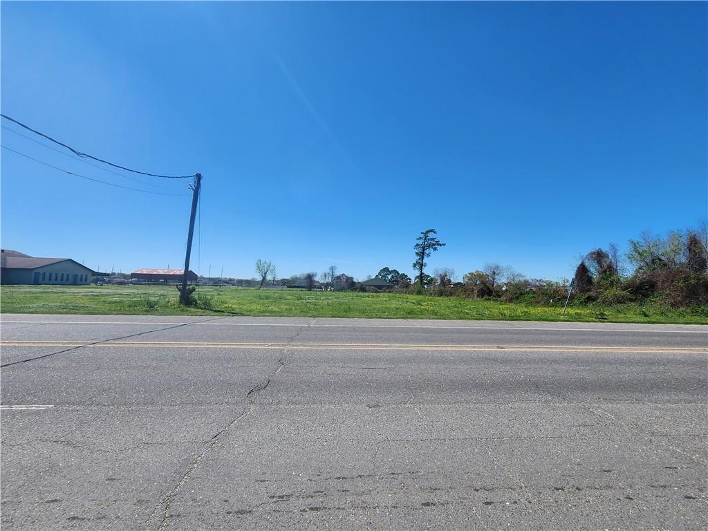 Destrehan Ave, Harvey, LA 70058