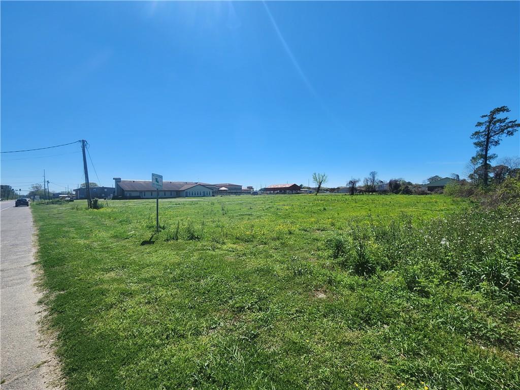 Destrehan Ave, Harvey, LA 70058