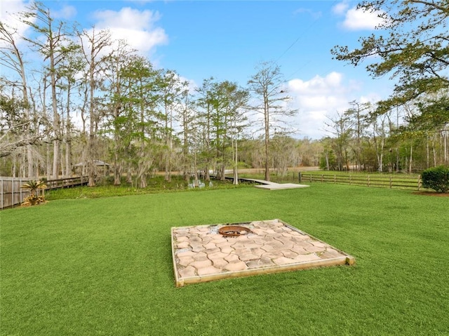 view of yard featuring a patio area