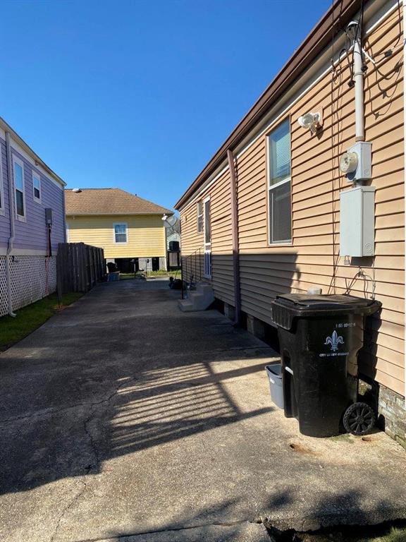 2547 Athis St, New Orleans, LA 70122 - view of property exterior