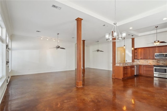 kitchen featuring ceiling fan, stainless steel appliances, brown cabinets, decorative backsplash, and recessed lighting