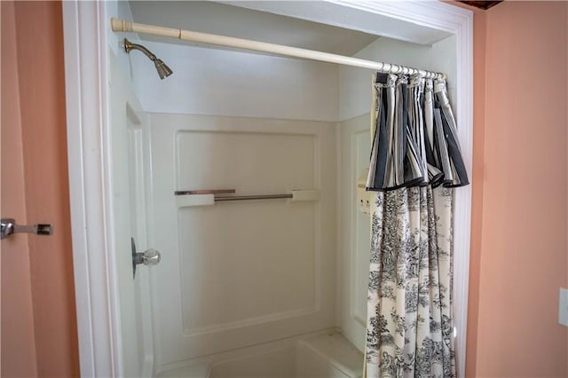 4012 Berot St, Metairie, LA 70002 - full bath featuring curtained shower