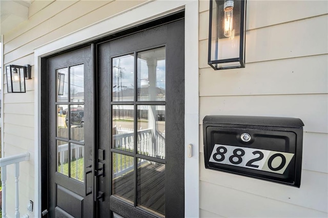 8820 Cohn St, New Orleans, LA 70118 - exterior space featuring wooden walls