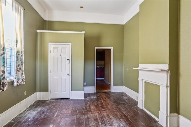 133234 Port St, New Orleans, LA 70117 - entrance foyer featuring wood-type flooring and baseboards
