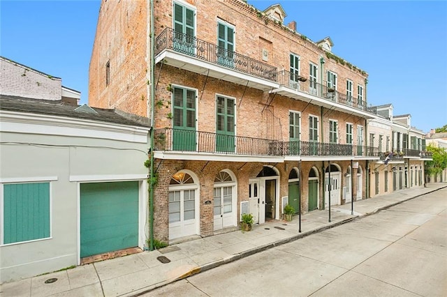 516 Governor Nicholls St Unit 401, New Orleans, LA 70116 - view of building exterior with a residential view