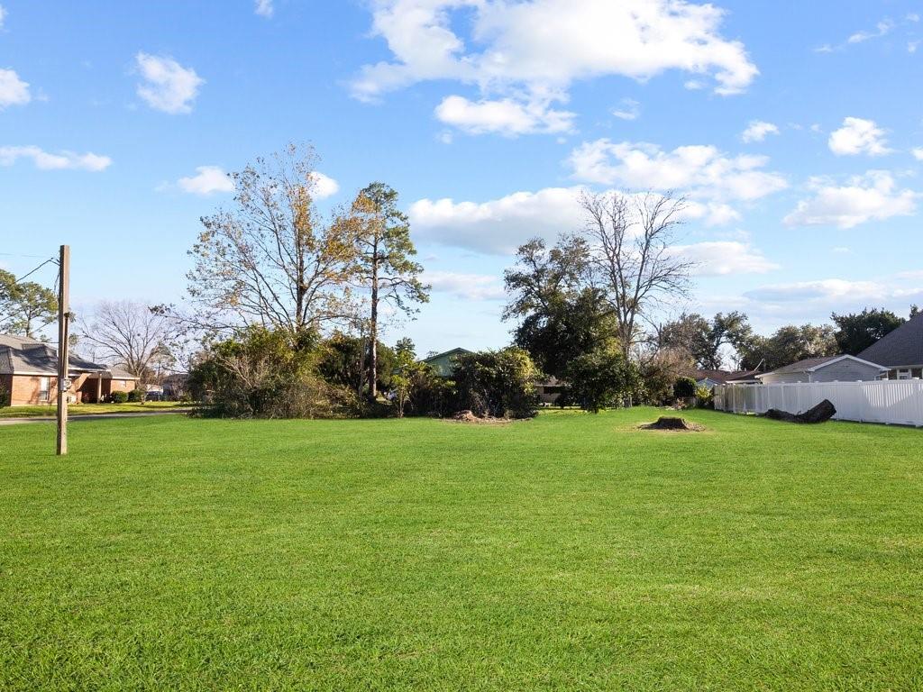 507 Julia St, Hahnville, LA 70057