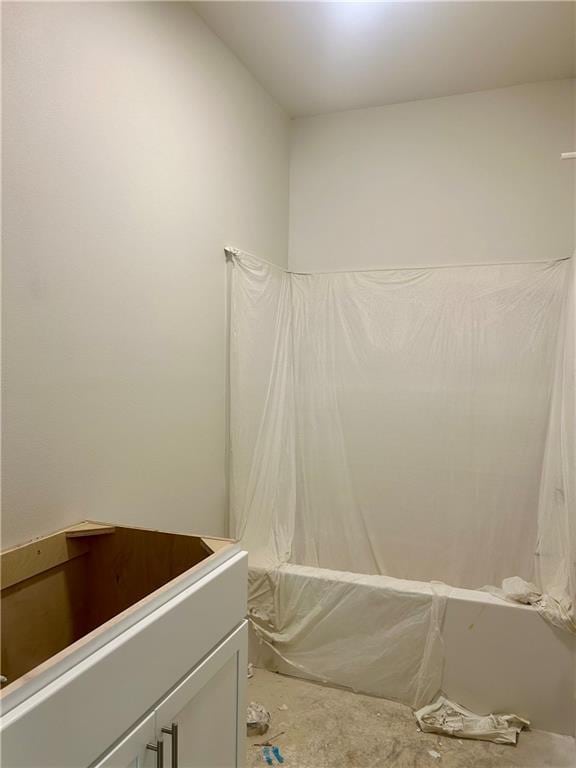 75396 Henderson Rd, Covington, LA 70435 - full bath featuring shower / bath combination with curtain