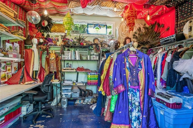 1838 Burgundy St, New Orleans, LA 70116 - interior space