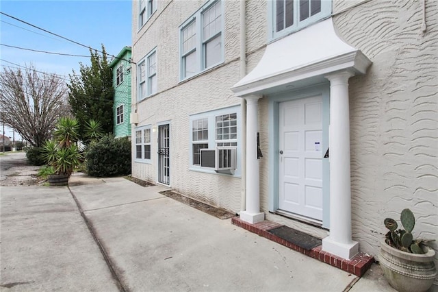 4237 Fontainebleau Dr, New Orleans, LA 70125 - unfurnished sunroom with french doors