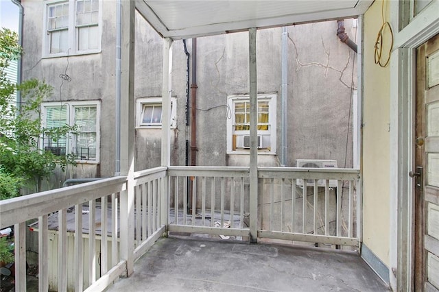 4237 Fontainebleau Dr, New Orleans, LA 70125 - view of unfurnished sunroom