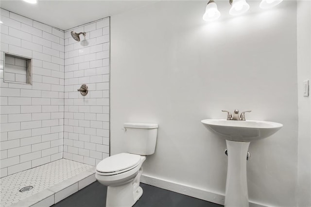 4237 Fontainebleau Dr, New Orleans, LA 70125 - full bathroom with toilet and tiled shower