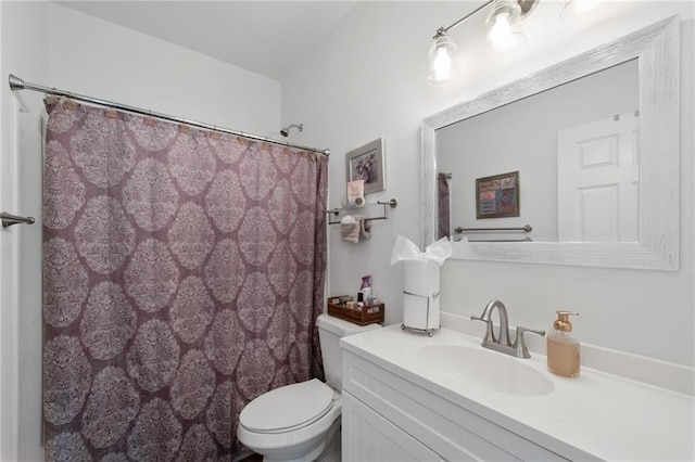 4409 Jeanne Marie Pl, New Orleans, LA 70122 - full bathroom featuring curtained shower, toilet, and vanity