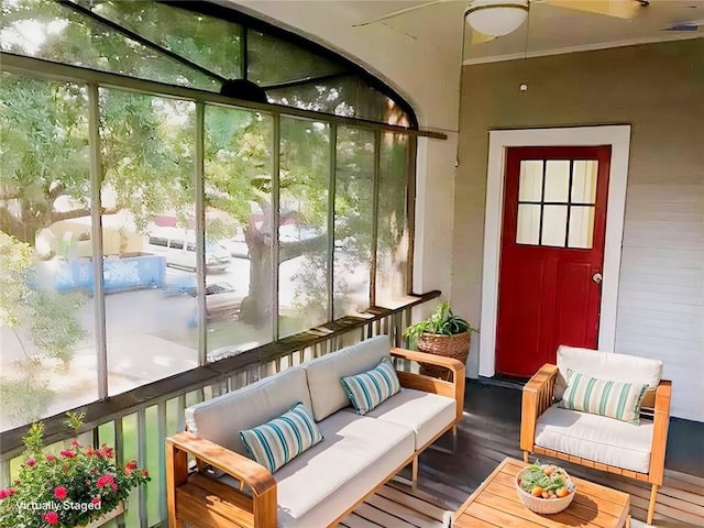 313840 Louisiana Ave Parkway, New Orleans, LA 70125 - sunroom / solarium featuring an outdoor hangout area and ceiling fan