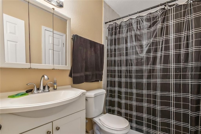 1020 Saint Julien Dr Unit 226, Kenner, LA 70065 - bathroom with vanity and a shower with curtain