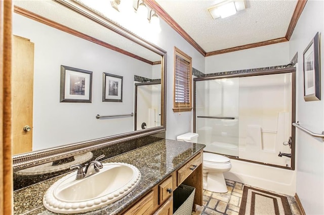 706 Natalie Dr, Houma, LA 70364 - full bathroom with crown molding, toilet, vanity, a textured ceiling, and enclosed tub / shower combo