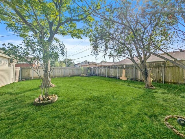632 Fairlawn Dr, Terrytown, LA 70056 - view of yard featuring a fenced backyard