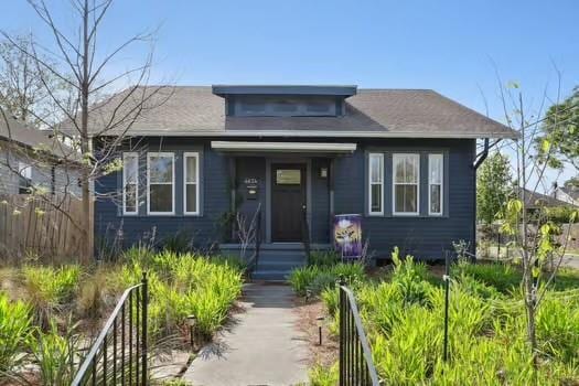 4674 Venus St, New Orleans, LA 70122 - view of bungalow-style house