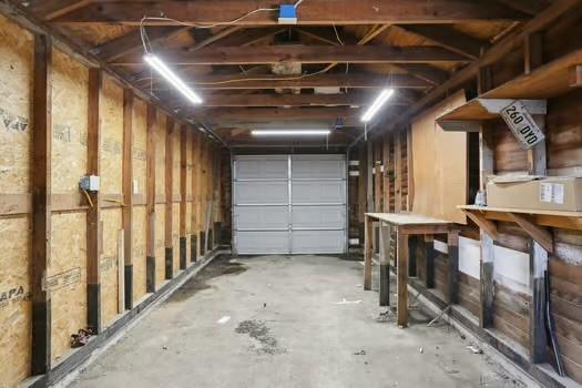 4674 Venus St, New Orleans, LA 70122 - view of garage