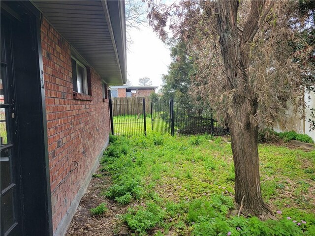 2745 Phil Ln, Marrero, LA 70072 - view of yard with fence