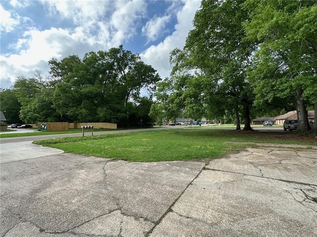 44176 Simpson Pl, Hammond, LA 70403 - surrounding community with a yard