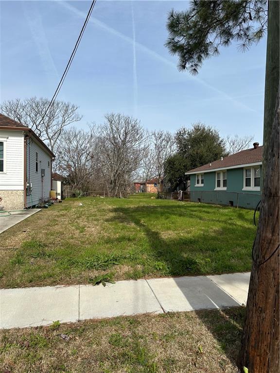 1265 Sere St, New Orleans, LA 70122