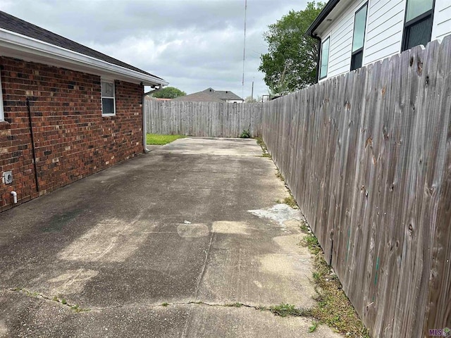 3404 Veronica Dr, Chalmette, LA 70043 - view of concrete surface