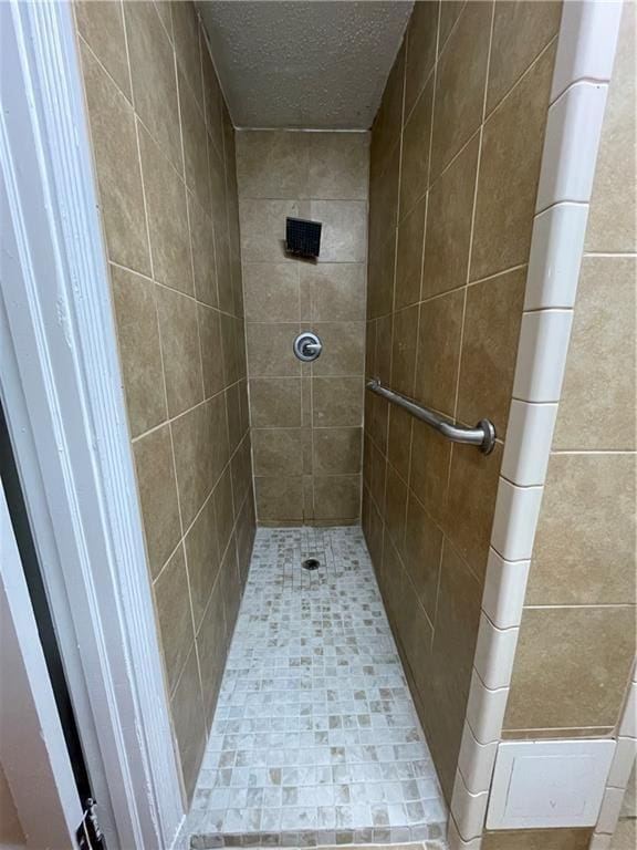 65 Willow Dr, Gretna, LA 70053 - full bathroom with tiled shower