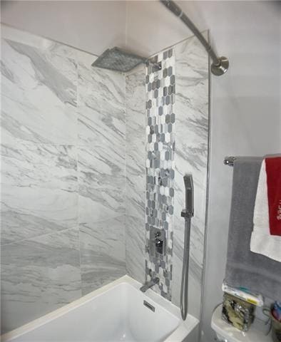 4413 S Liberty St Unit 4413, New Orleans, LA 70115 - full bathroom featuring shower / bathtub combination and toilet
