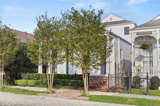 1035 Arabella St, New Orleans, LA 70115 - view of front of house featuring a fenced front yard