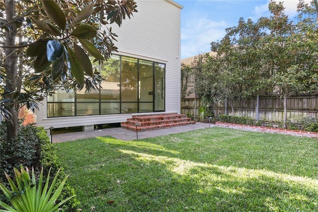 1035 Arabella St, New Orleans, LA 70115 - view of yard featuring entry steps